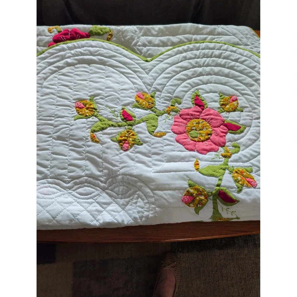 Vintage Hand-stitched Quilt 81*96